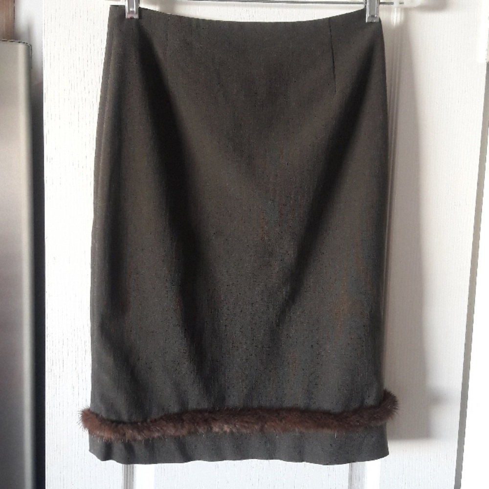 Fabulous sophisticated  green winter skirt with  f